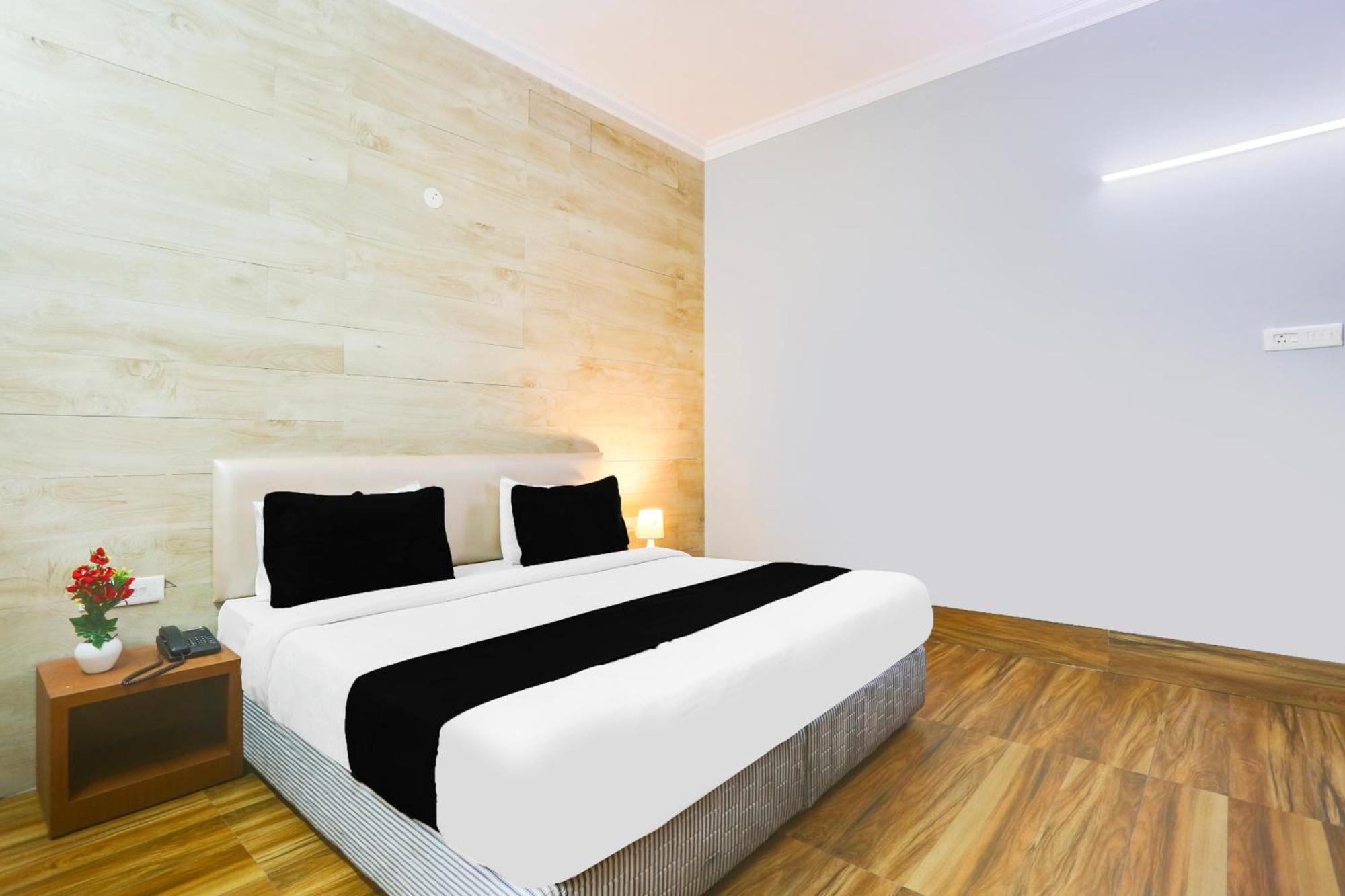 Готель Super Collection O Bhiwadi Екстер'єр фото